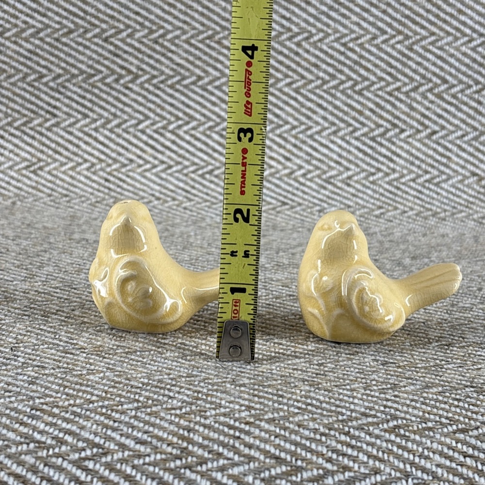 Set Of Two Yellow Birds Salt Pepper Shakers Stoppers Intact 2"x2" - Picture 8 of 9